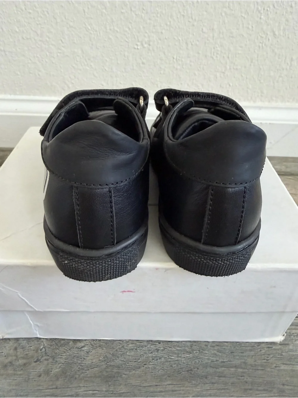 Moschino Baby Toddler Boy Girl Black Sneakers Size 23/7 made in Italy 18-24 mont